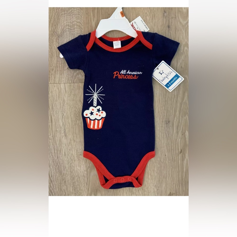 (NWT) Baby Kiss Girl’s Size 6-9 Months Romper Say’s “ All American Princess”